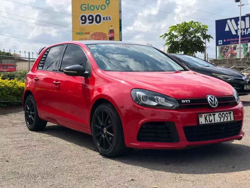 Volkswagen Golf   - 2011
