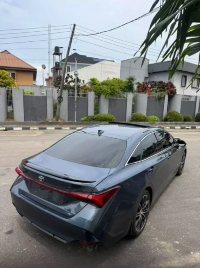 TOYOTA Avalon   - 2019
