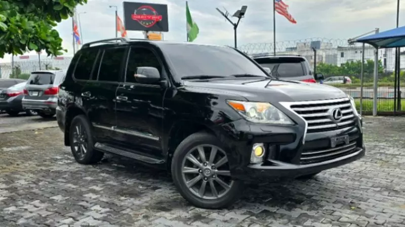 Lexus LX   - 2013