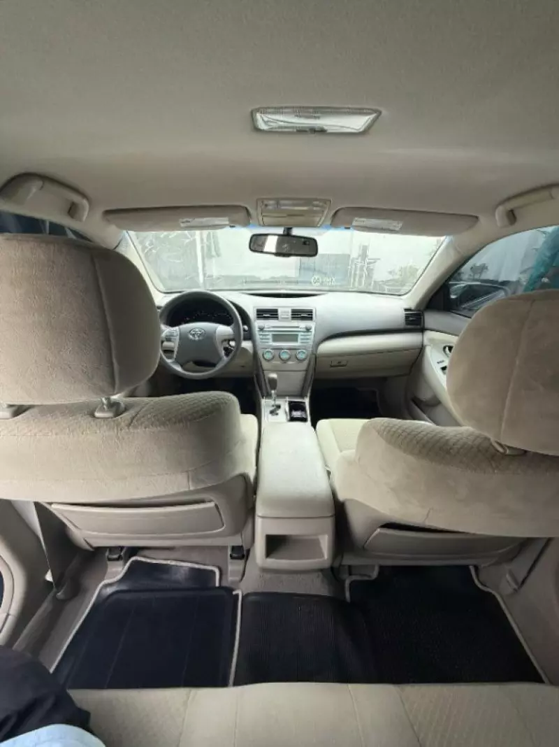Toyota Camry   - 2009