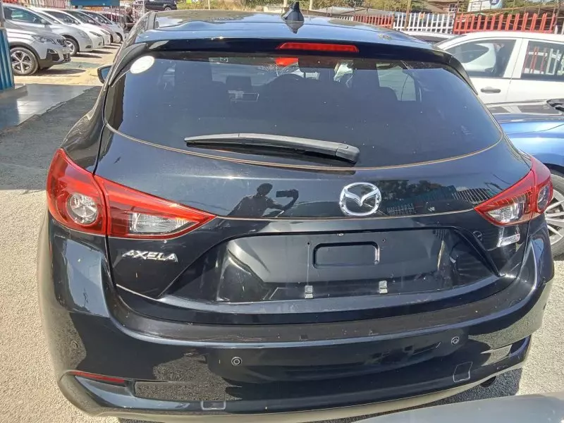 Mazda Axela    - 2018