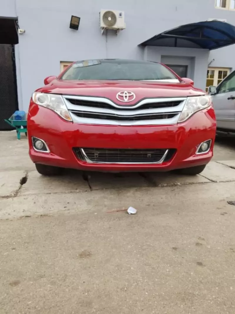 Toyota Venza   - 2012