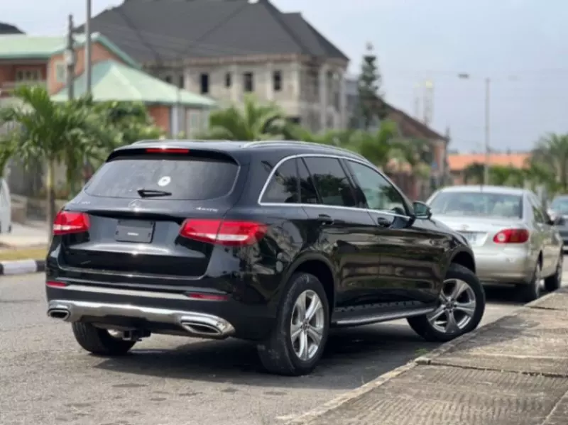 Mercedes-Benz GLC 300   - 2018
