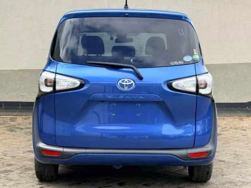 Toyota Sienta   - 2018