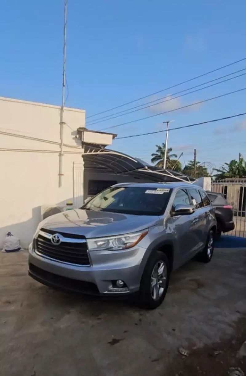 Toyota Highlander   - 2015