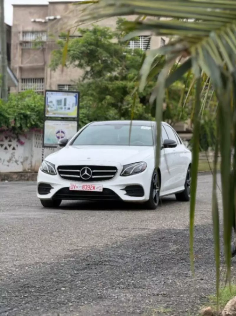 Mercedes-Benz E 300   - 2014