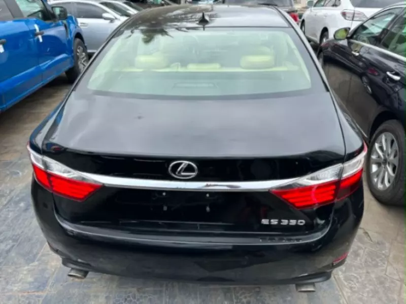 Lexus ES   - 2013