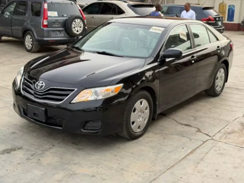 Toyota Camry   - 2011