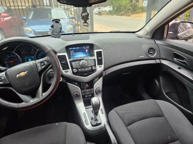 Chevrolet Cruze   - 2016