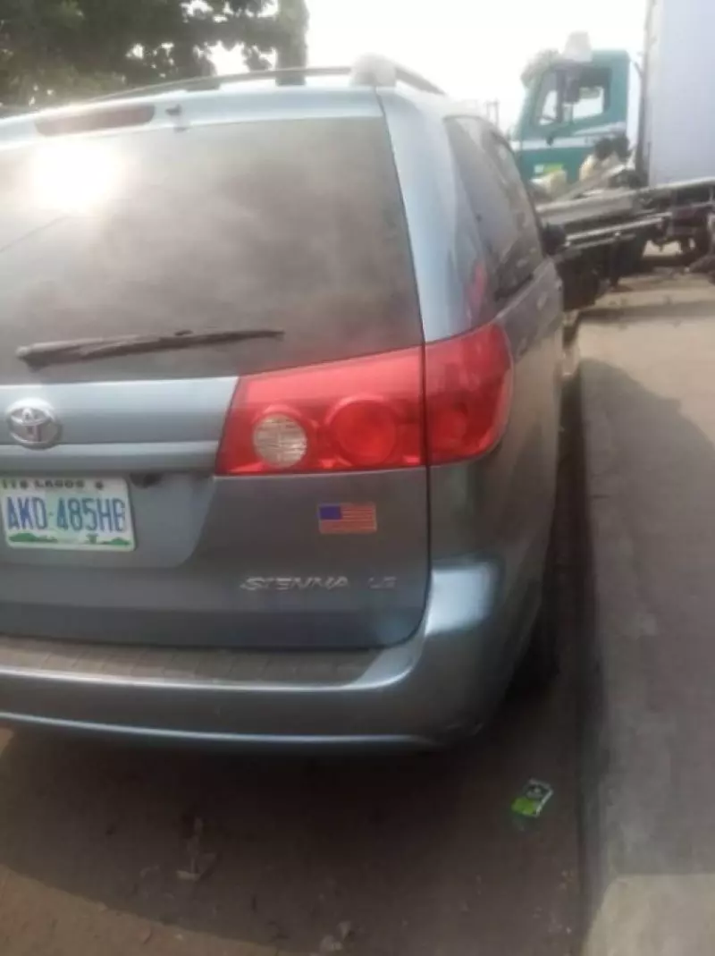 Toyota Sienna   - 2008