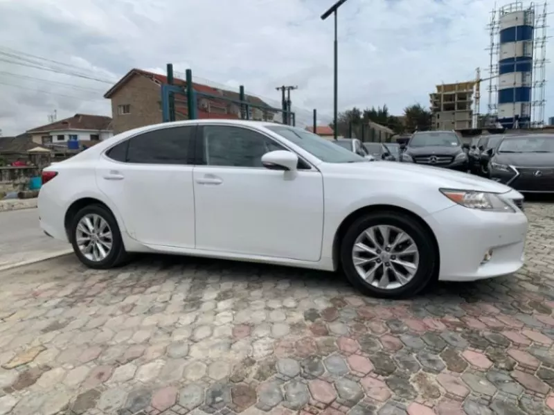 Lexus ES 350   - 2013