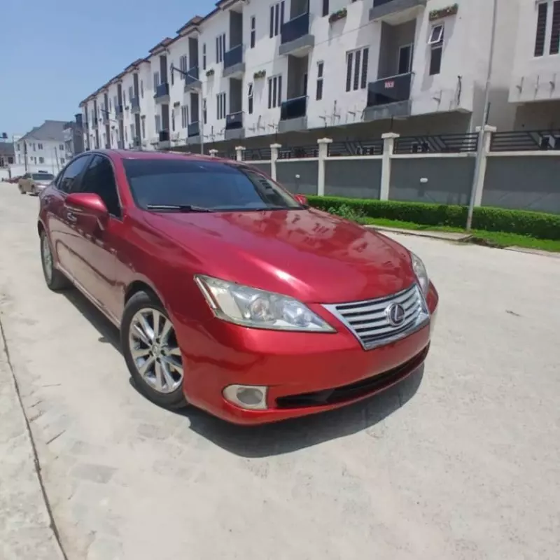 Lexus ES 250   - 2010