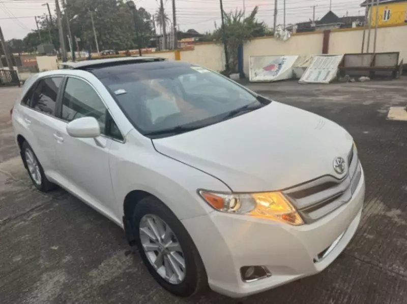 Toyota Venza   - 2011