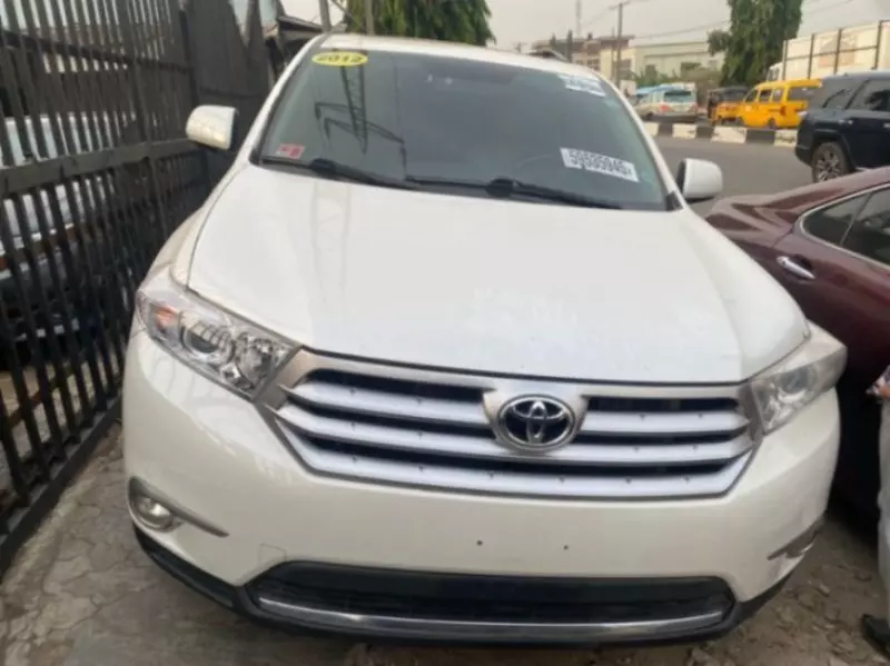 Toyota Highlander   - 2012