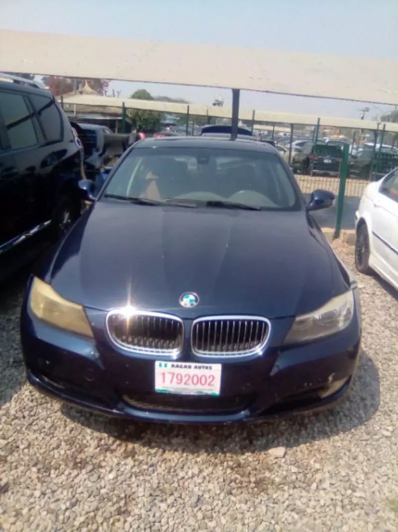BMW 328i   - 2011
