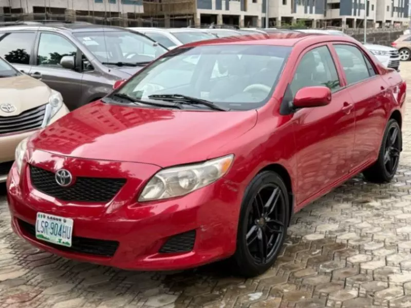 Toyota Corolla   - 2010