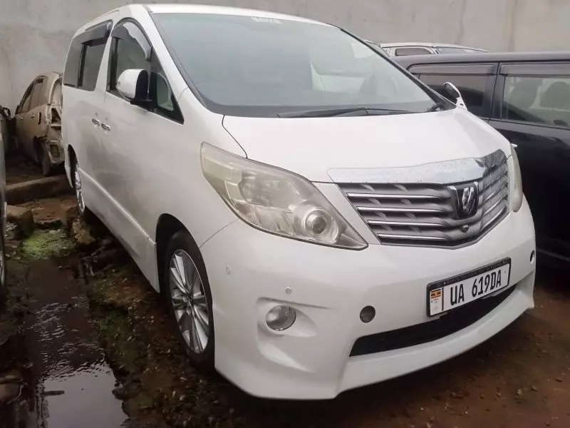 Toyota Alphard   - 2011