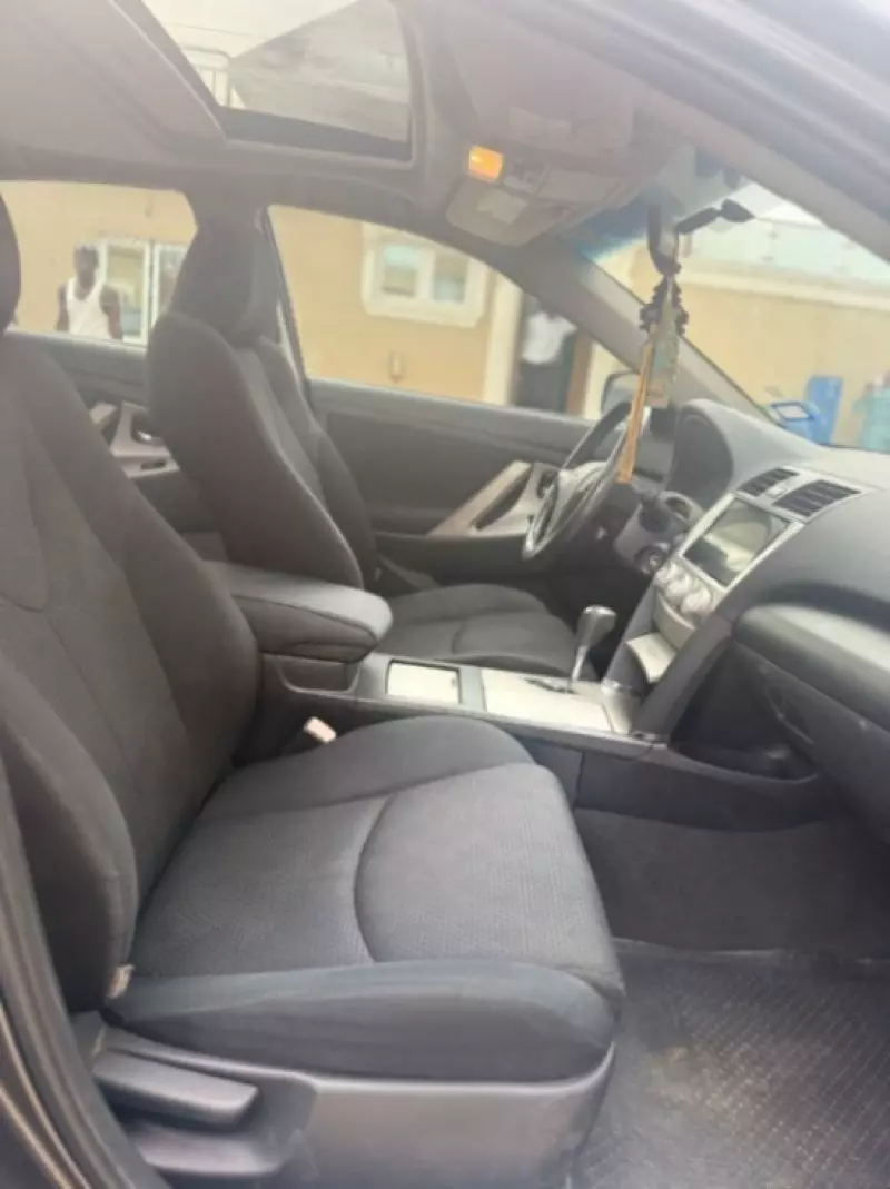 Toyota Camry   - 2011