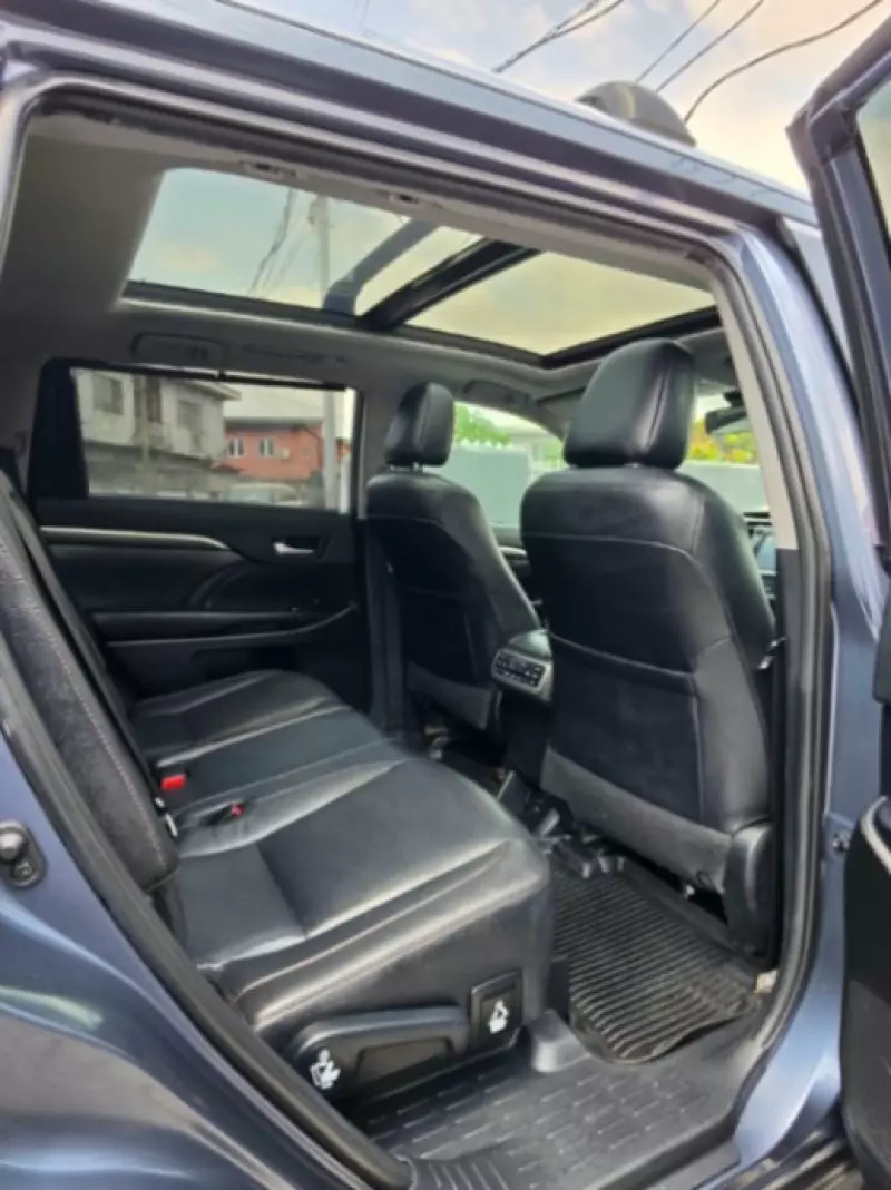 TOYOTA Highlander   - 2019