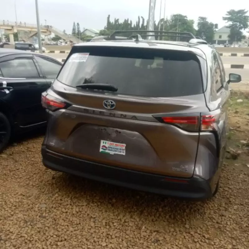 TOYOTA Sienna   - 2022