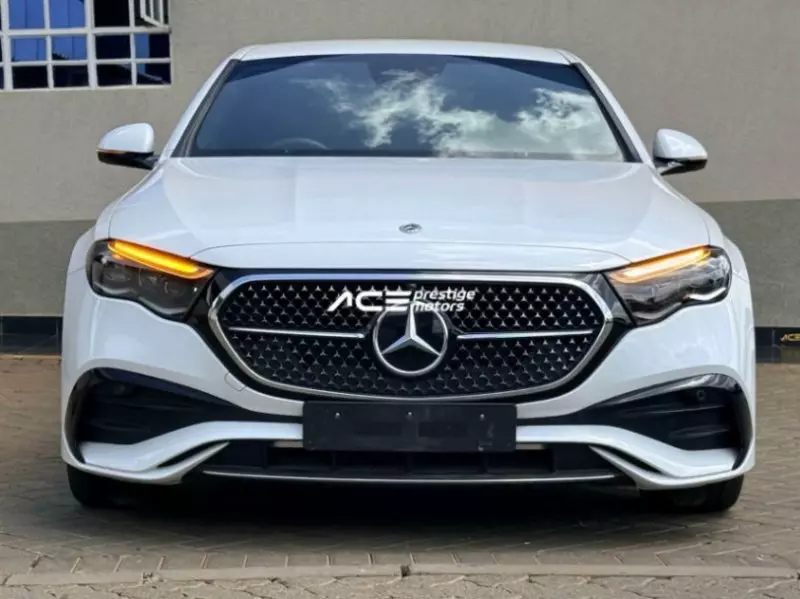 Mercedes-Benz 200   - 2024