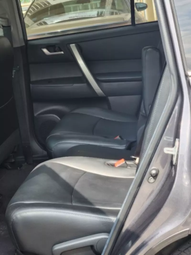 Toyota Highlander   - 2013