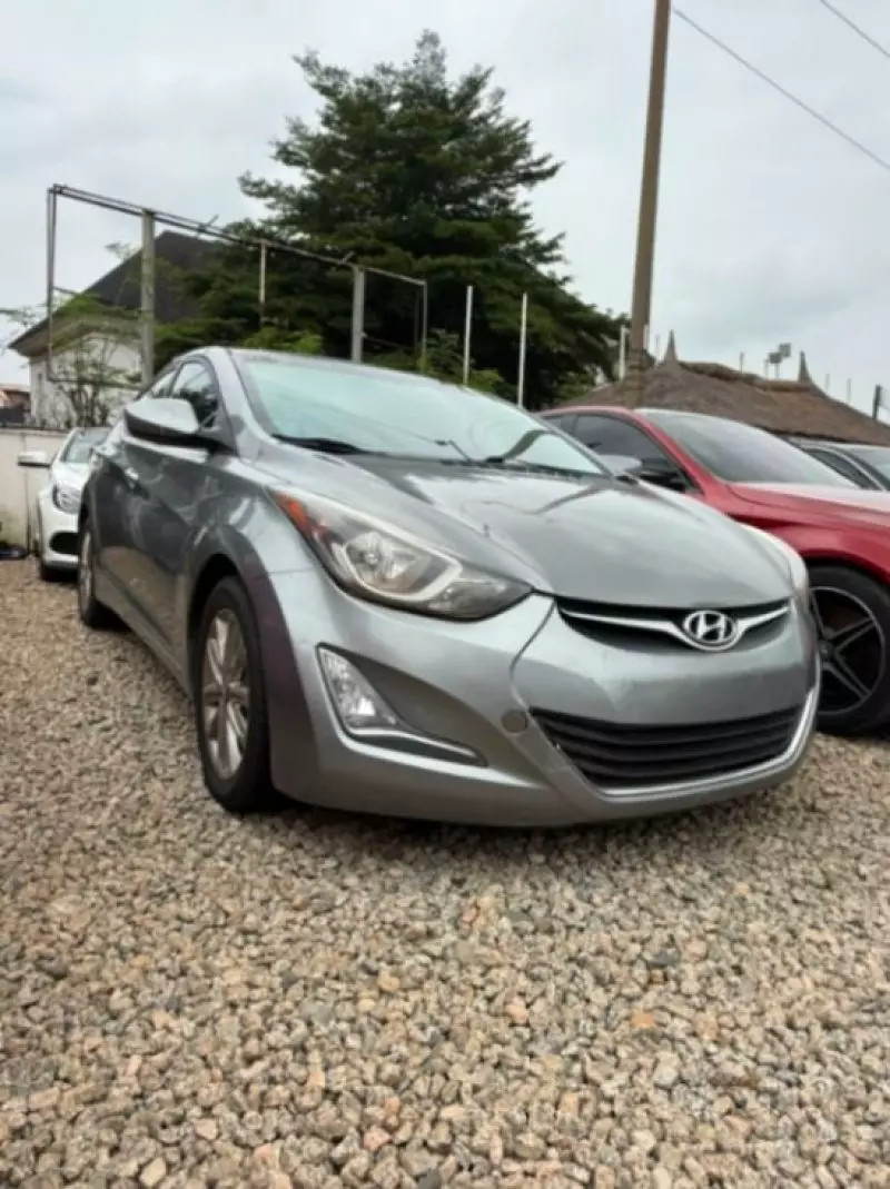Hyundai Elantra   - 2014