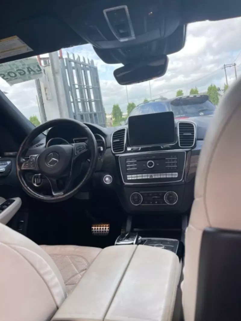 Mercedes-Benz GLE-Class   - 2018