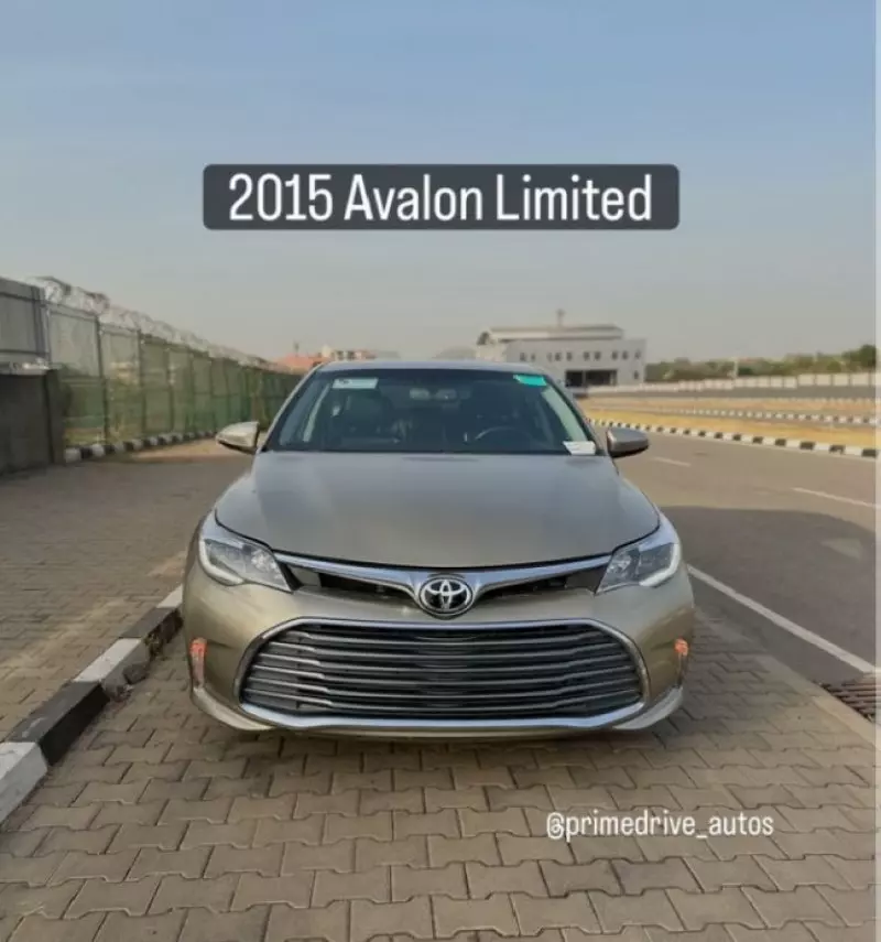 Toyota Avalon   - 2015
