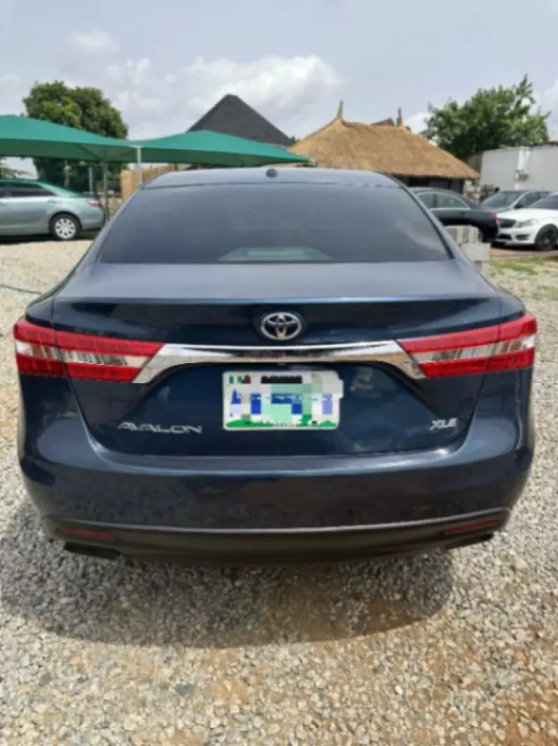Toyota Avalon - 2014