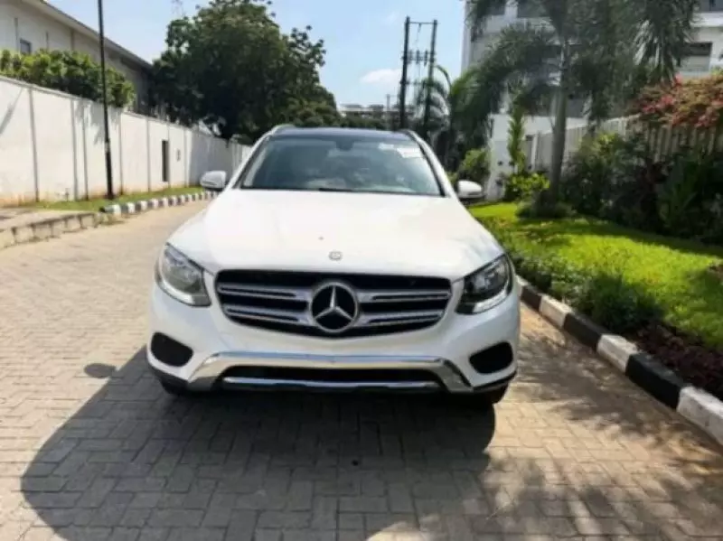 Mercedes-Benz GLC 300   - 2017