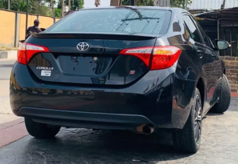 Toyota Corolla   - 2016