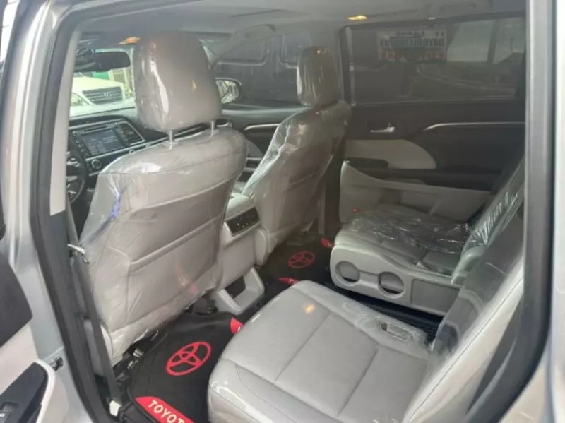 Toyota Highlander   - 2015