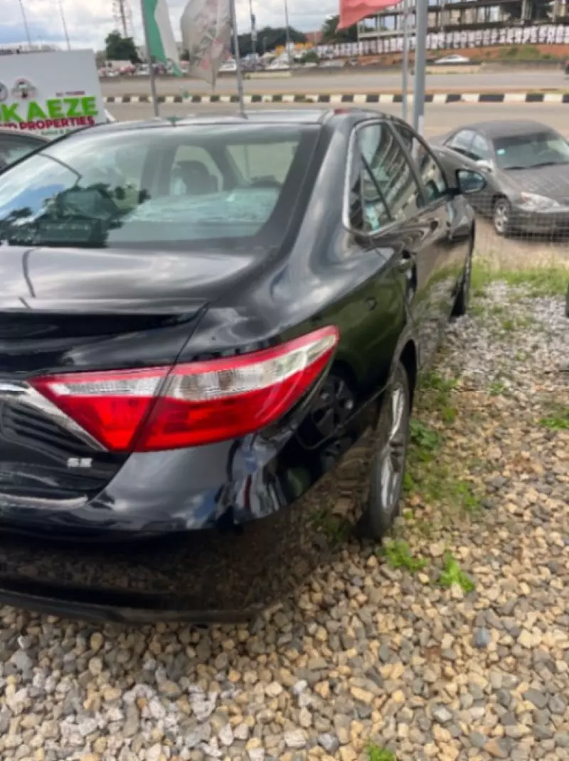TOYOTA Camry - 2017