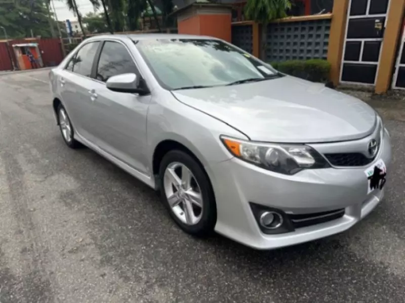 TOYOTA Camry - 2014