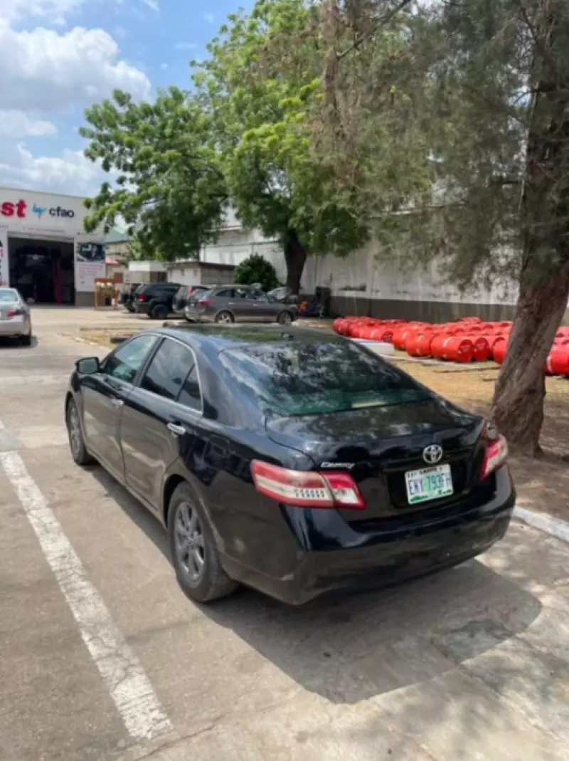 Toyota Camry   - 2011