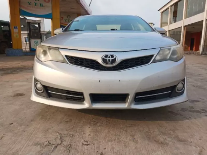 TOYOTA Camry   - 2012