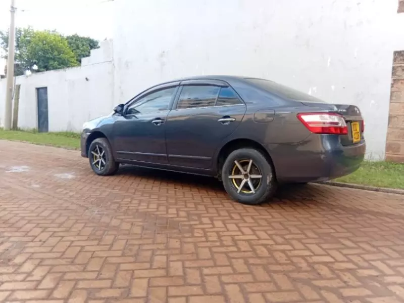 Toyota Premio    - 2014