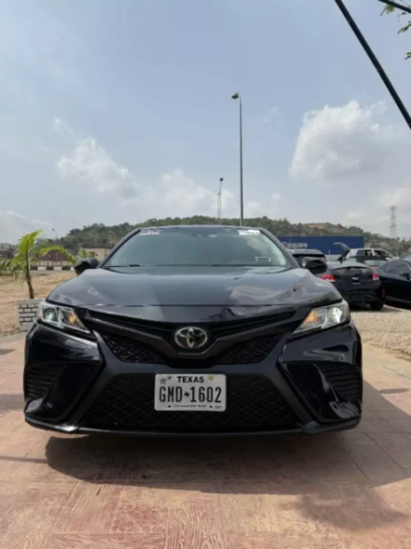 Toyota Camry   - 2018
