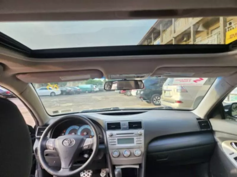 Toyota Camry   - 2011
