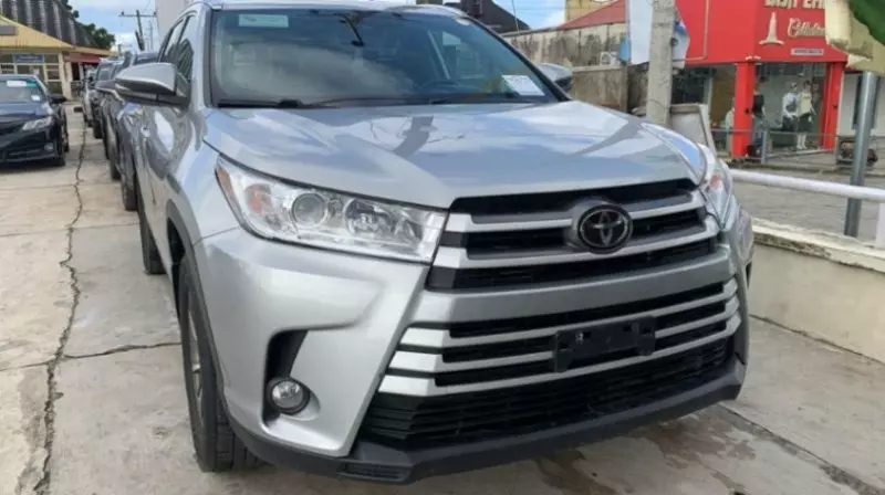 Toyota Highlander   - 2019