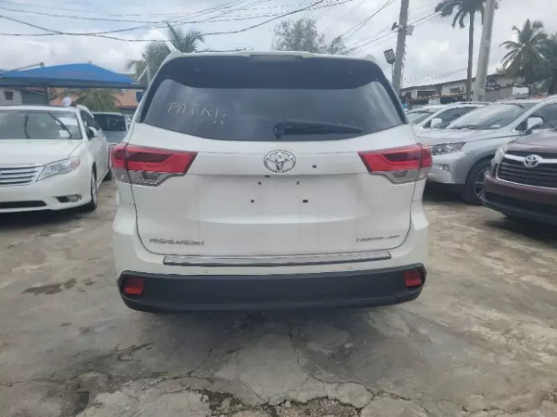 TOYOTA Highlander   - 2015