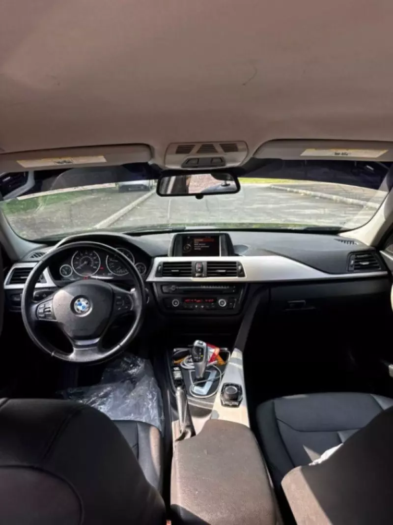BMW 320i   - 2015