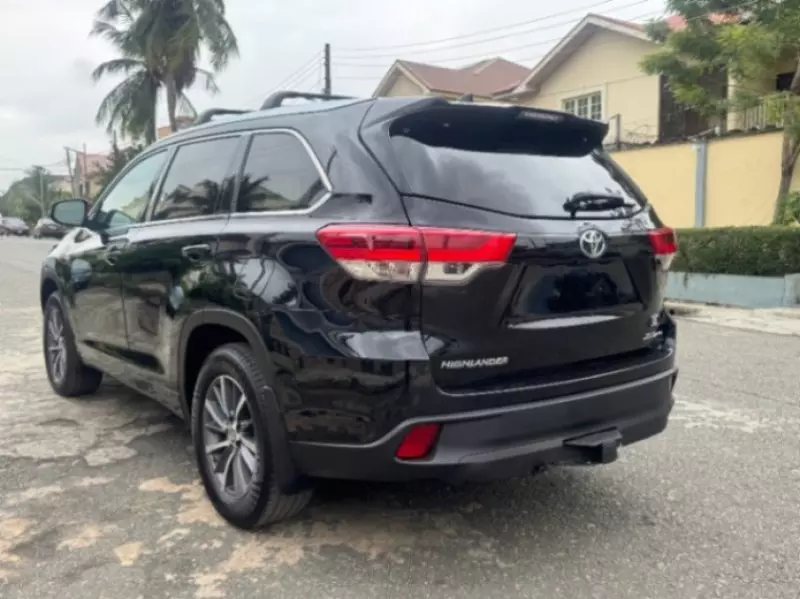 TOYOTA Highlander   - 2018