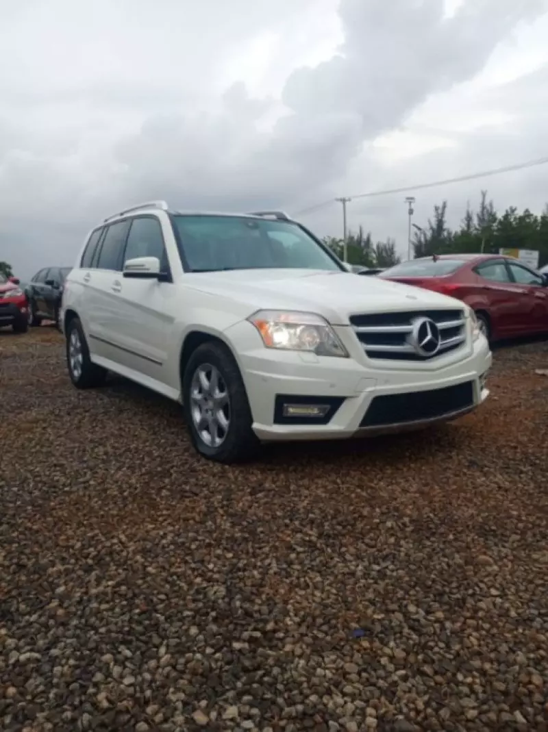 Mercedes-Benz GLK 350   - 2012
