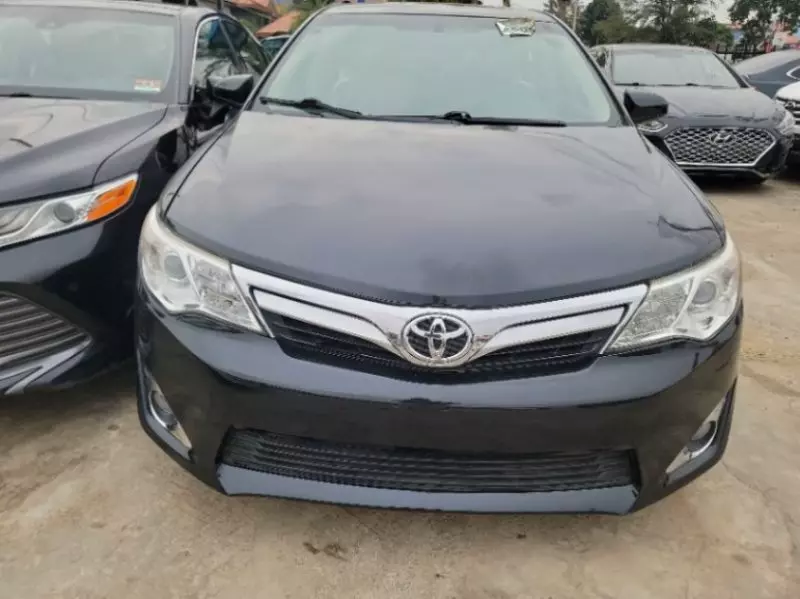 Toyota Camry   - 2012