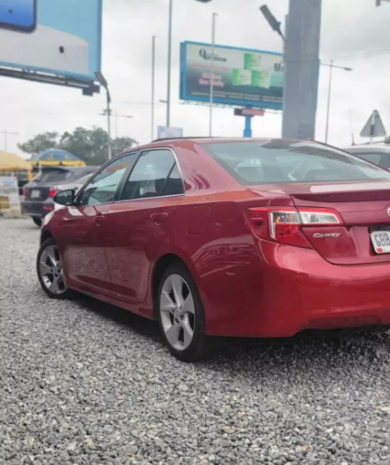 TOYOTA Camry - 2014