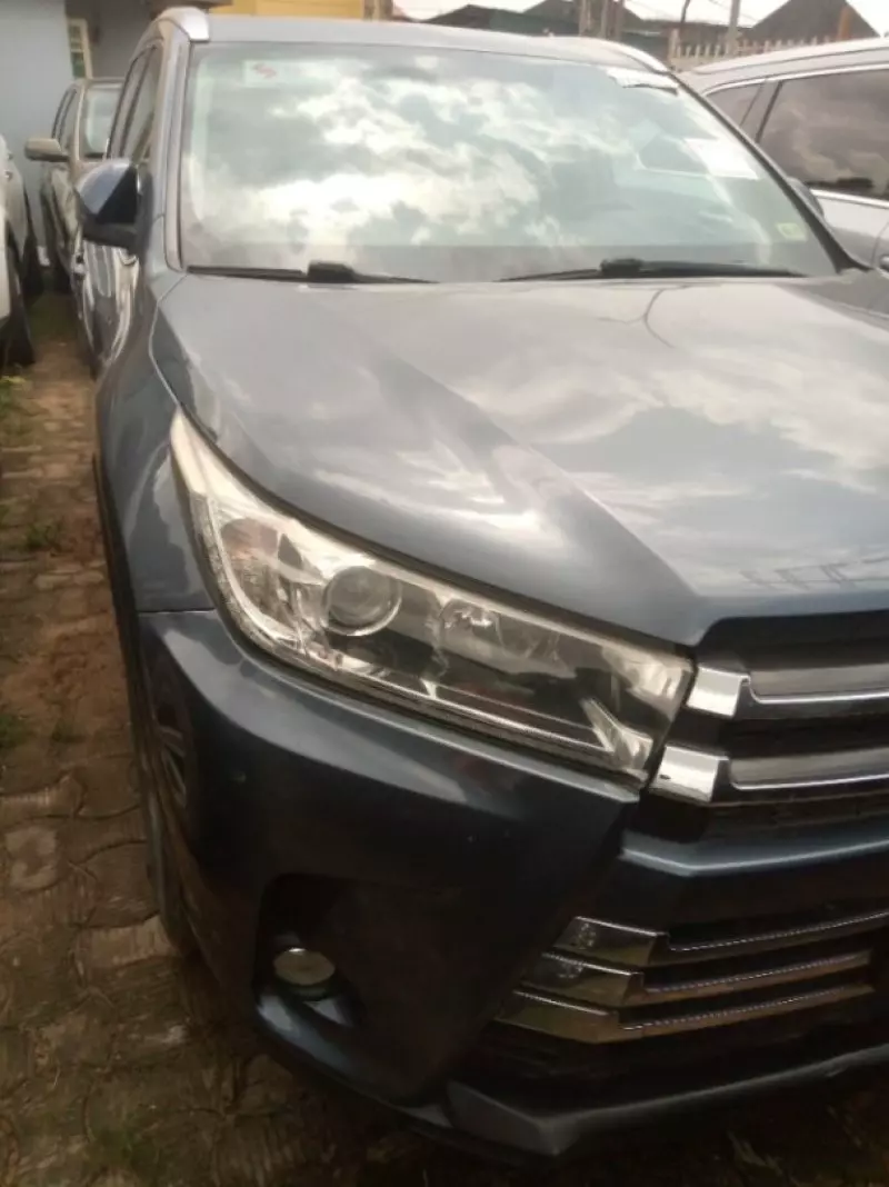 Toyota Highlander   - 2018
