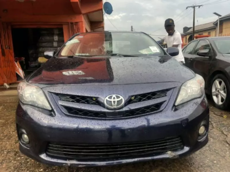 Toyota Corolla   - 2013