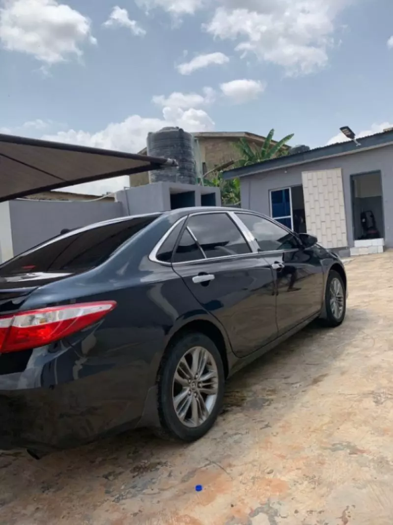 Toyota Camry   - 2016